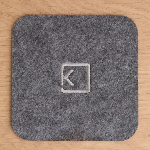 [0022] Patin en feutrine